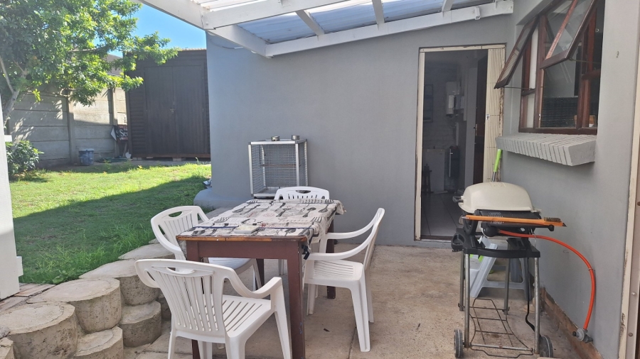 4 Bedroom Property for Sale in Heiderand Western Cape